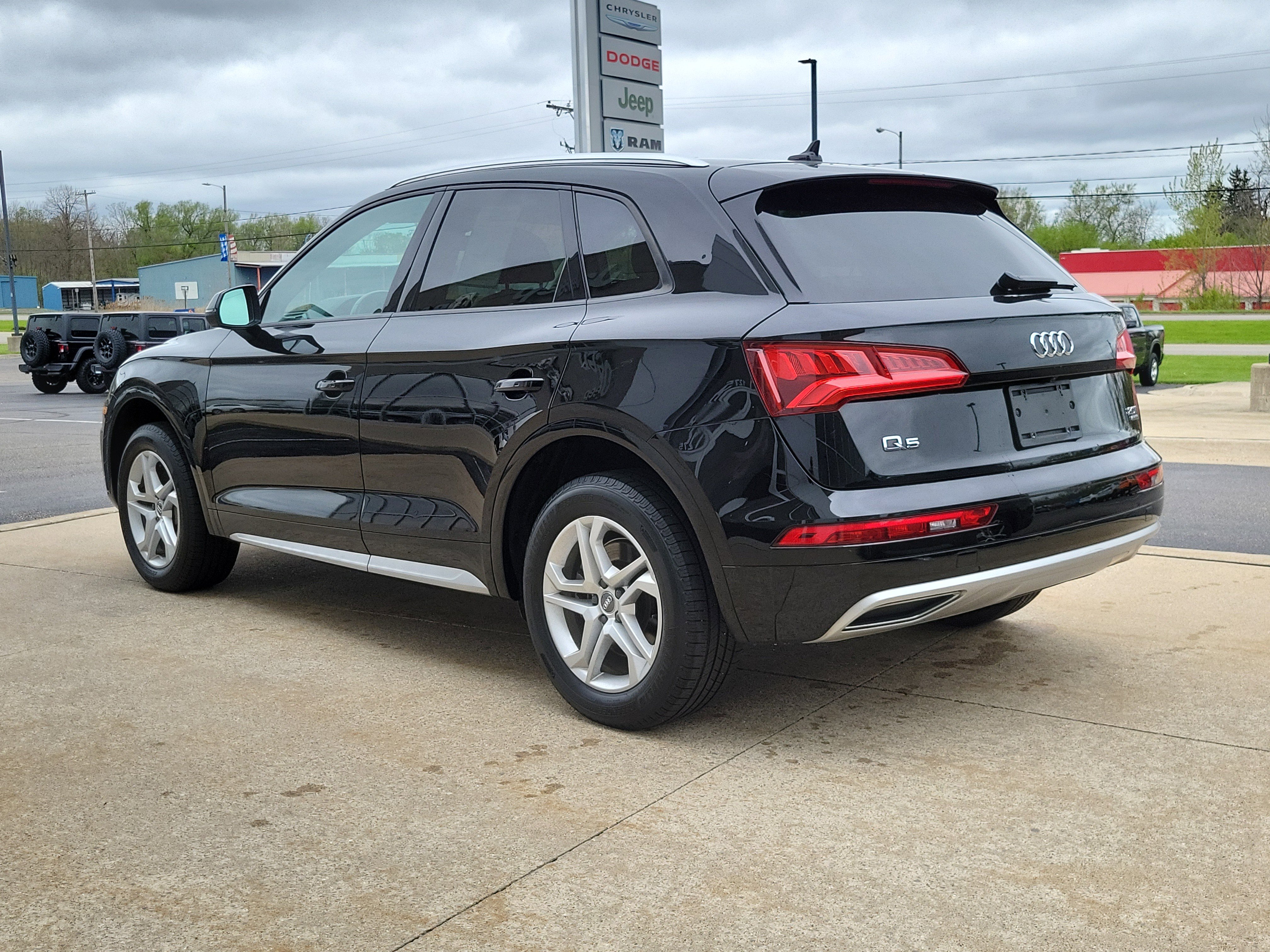Used 2018 Audi Q5 2.0T Premium AWD/4WD image 3
