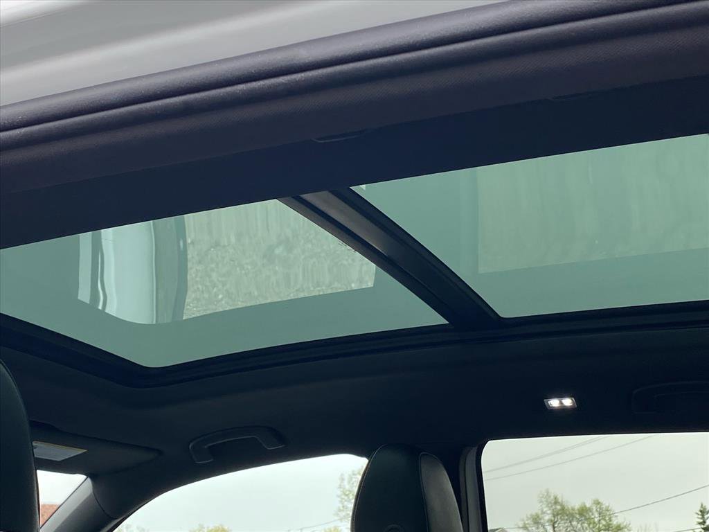 Certified 2024 Volkswagen Atlas Cross Sport SE w/ Panoramic Sunroof Package FWD image 20