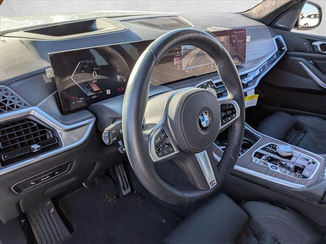 Used 2025 BMW X7 xDrive40i w/ M Sport Package image 9