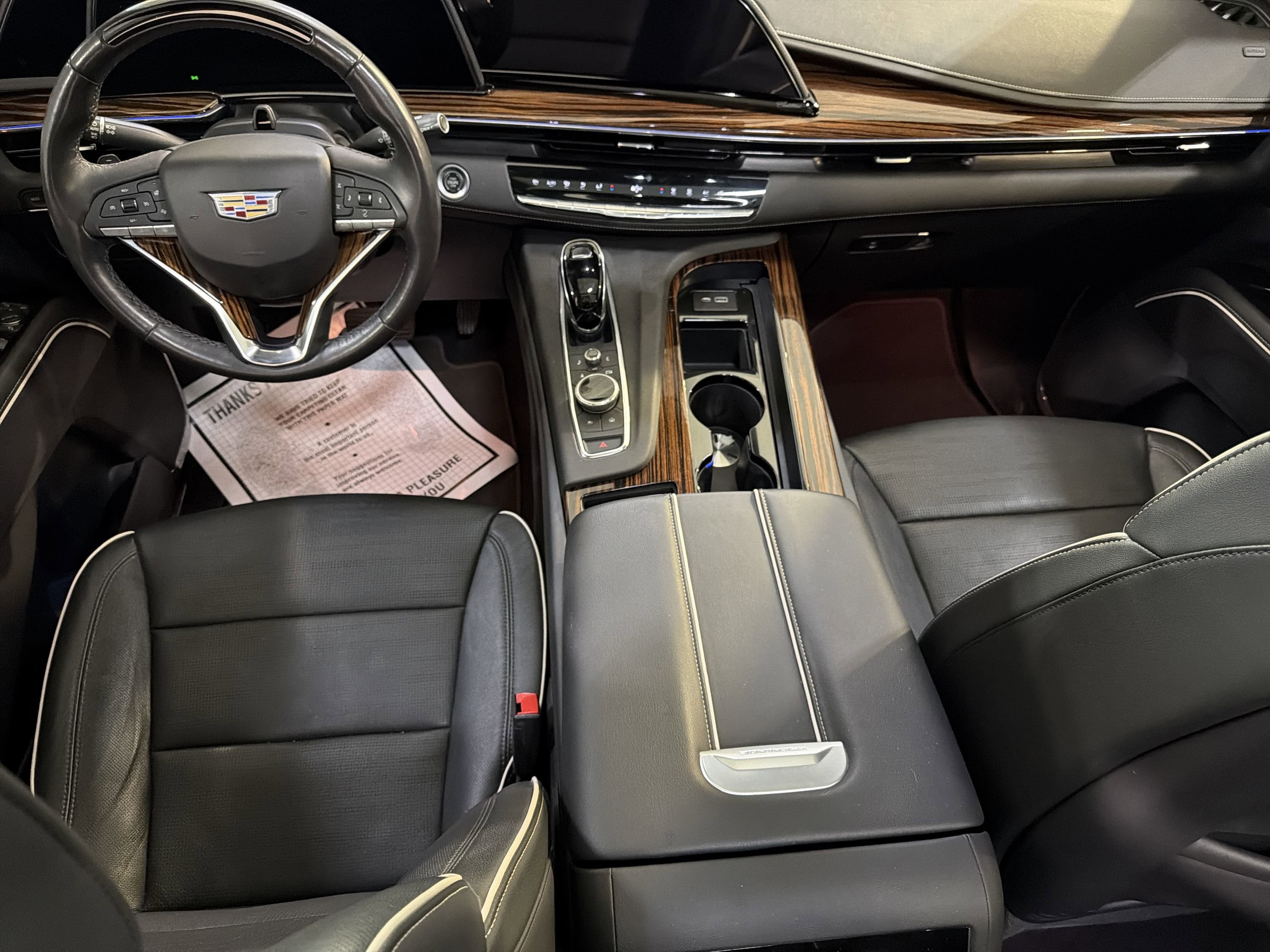 Used 2022 Cadillac Escalade Premium Luxury RWD image 22