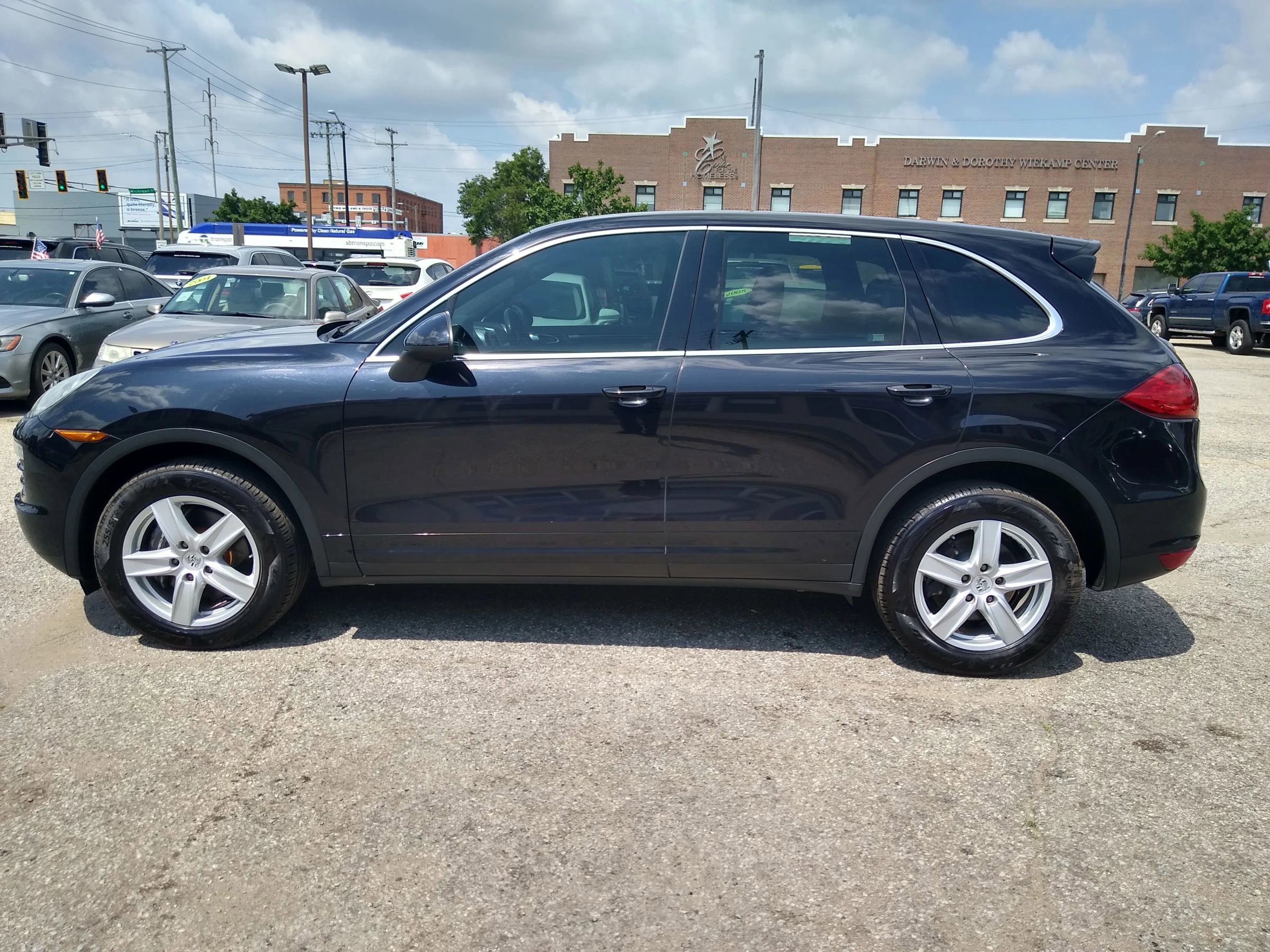 Used 2011 Porsche Cayenne AWD/4WD image 5