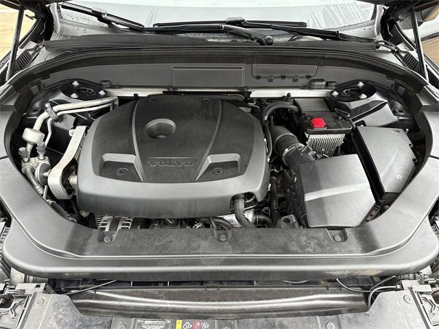 Used 2021 Volvo XC60 T5 Momentum w/ Climate Package image 20