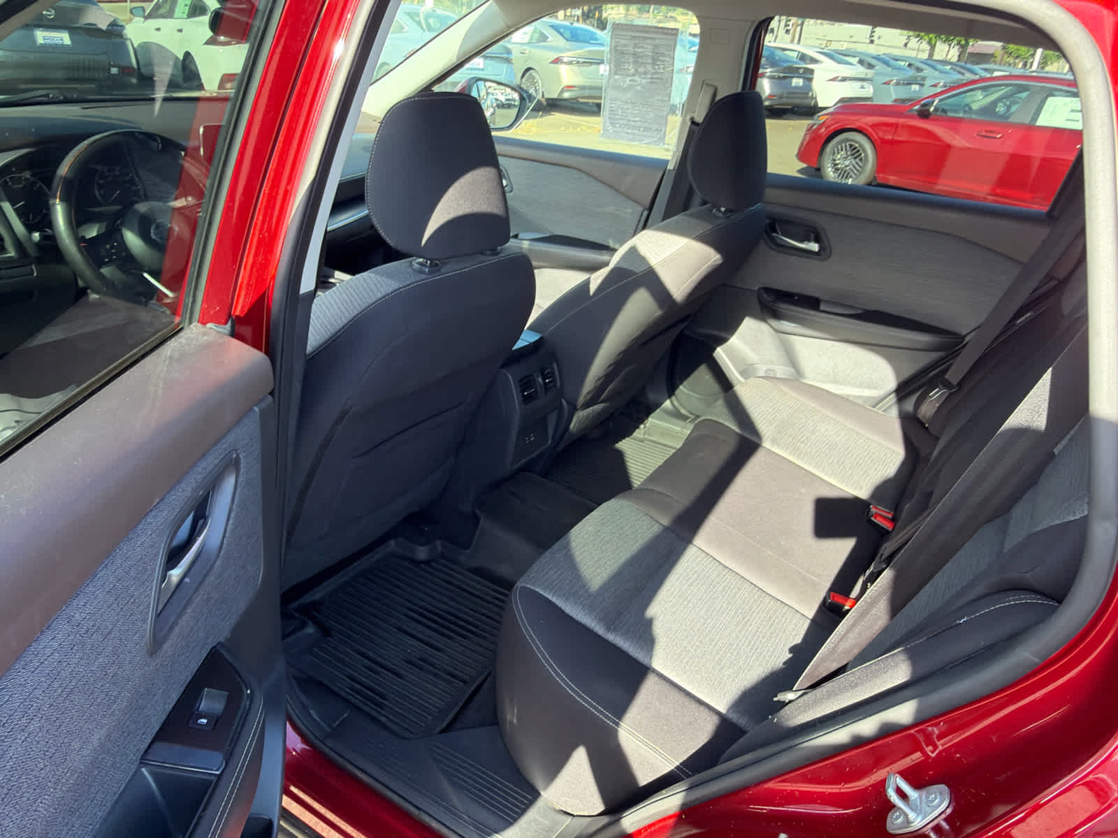 Used 2021 Nissan Rogue SV FWD image 9