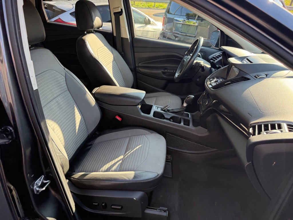 Used 2017 Ford Escape Titanium image 56