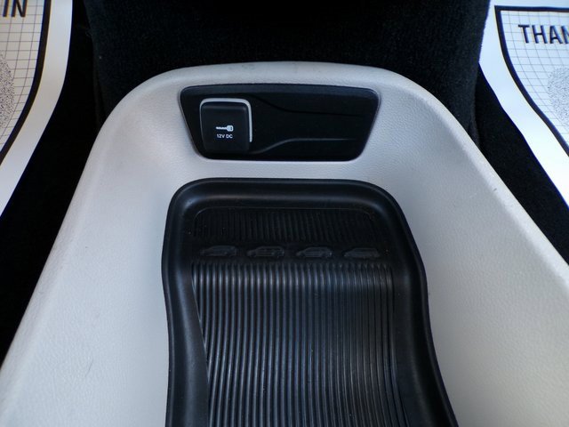 Used 2024 Chrysler Pacifica Touring-L image 32