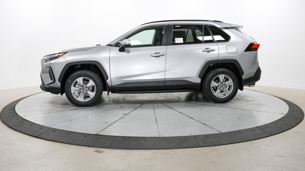 New 2025 Toyota RAV4 XLE image 12