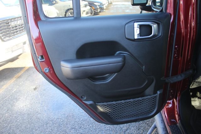 Used 2021 Jeep Gladiator Willys image 21