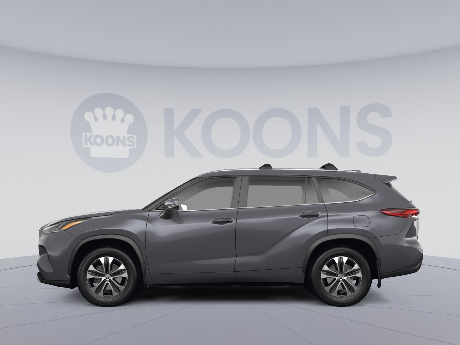 Used 2022 Toyota Highlander XLE AWD/4WD image 2