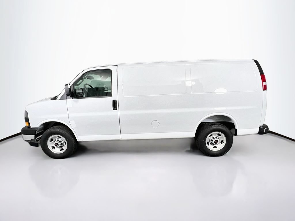 New 2026 GMC Savana 3500 RWD image 4