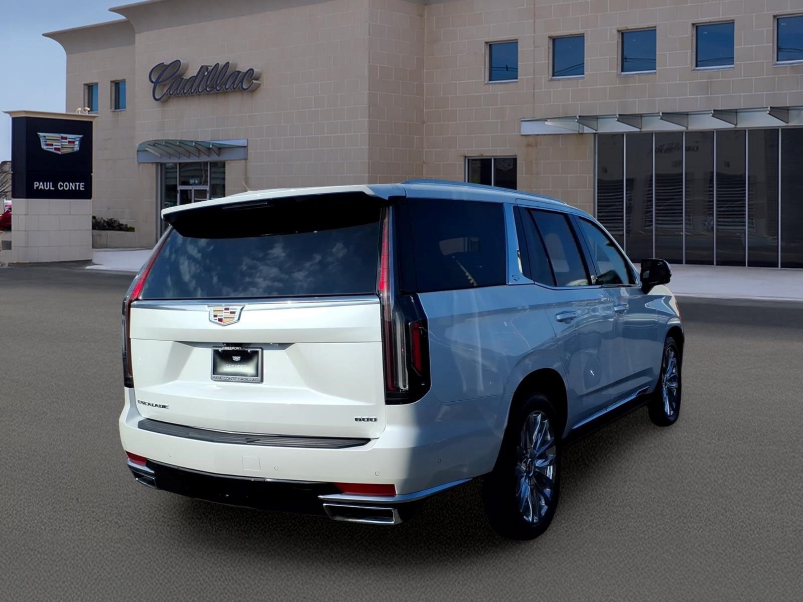 Certified 2024 Cadillac Escalade Premium Luxury w/ Performance Package AWD/4WD image 4