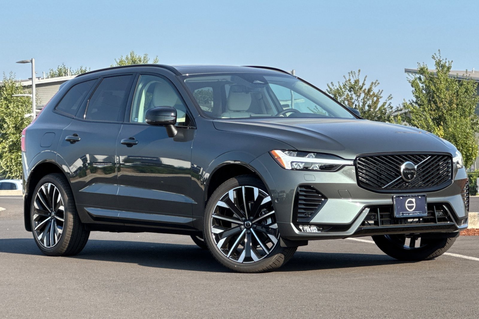 New 2026 Volvo XC60 B5 Ultra w/ Protection Package Premier image 1