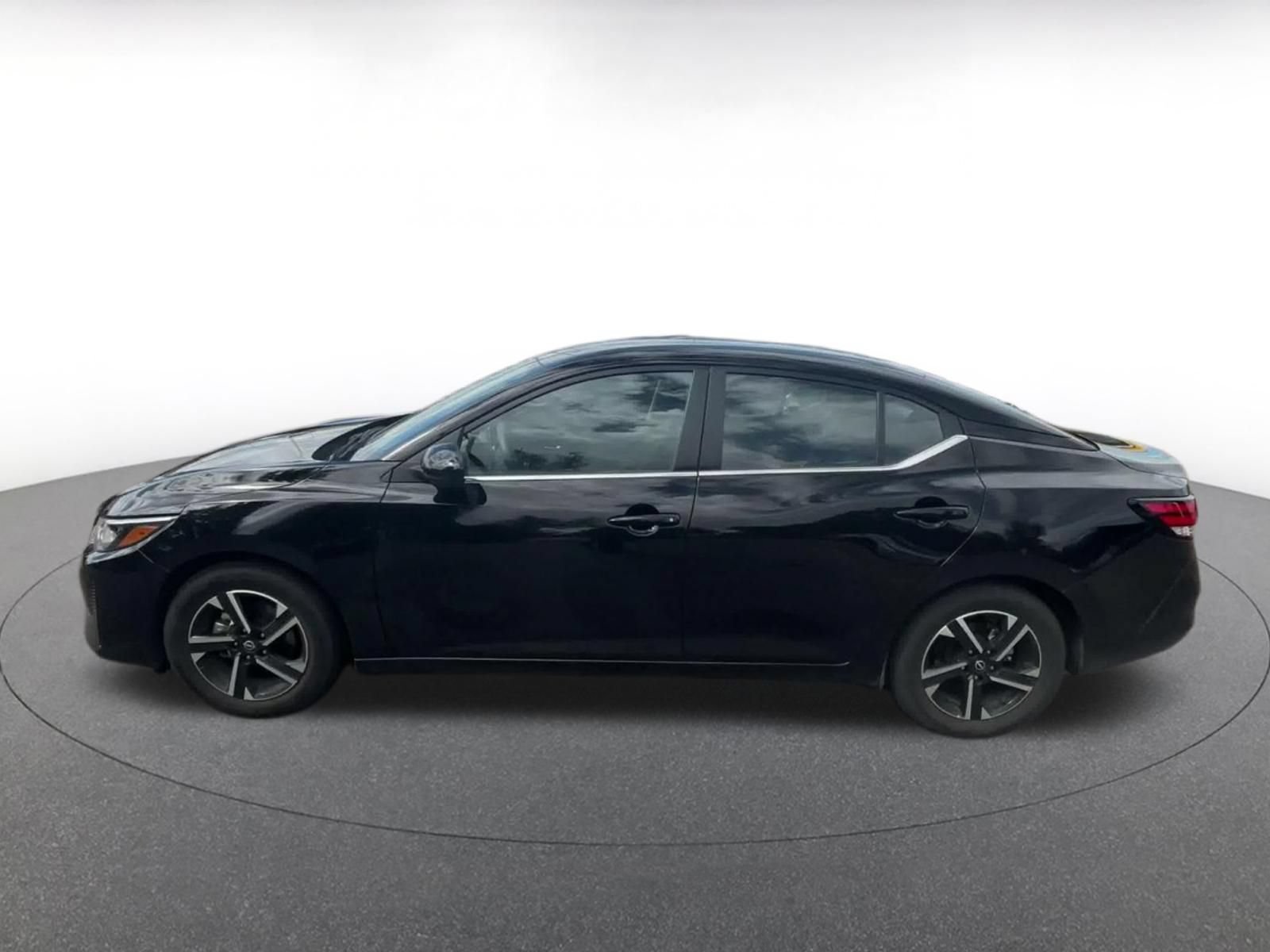 Used 2025 Nissan Sentra SV FWD image 8