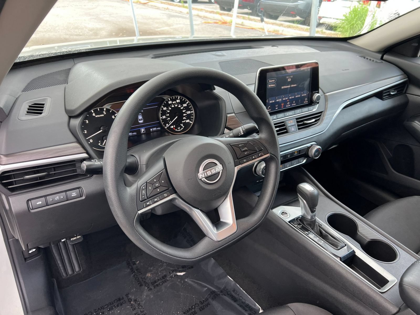 Used 2025 Nissan Altima 2.5 SV FWD image 29