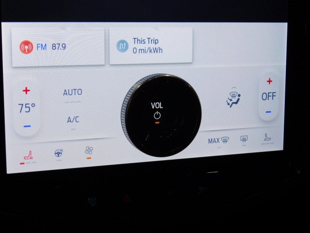 Used 2023 Ford F150 Lightning Lariat image 24