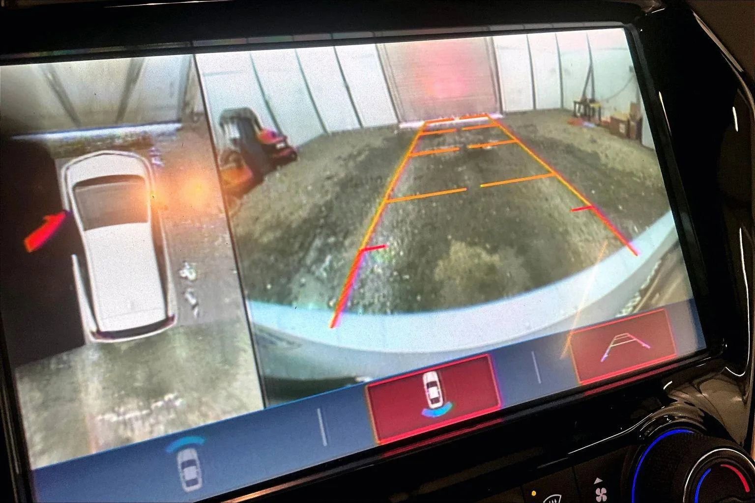 Used 2018 Chevrolet Bolt Premier w/ Driver Confidence II Package image 20