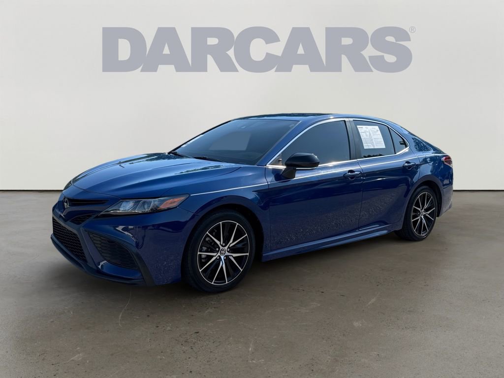 Used 2023 Toyota Camry SE FWD image 3