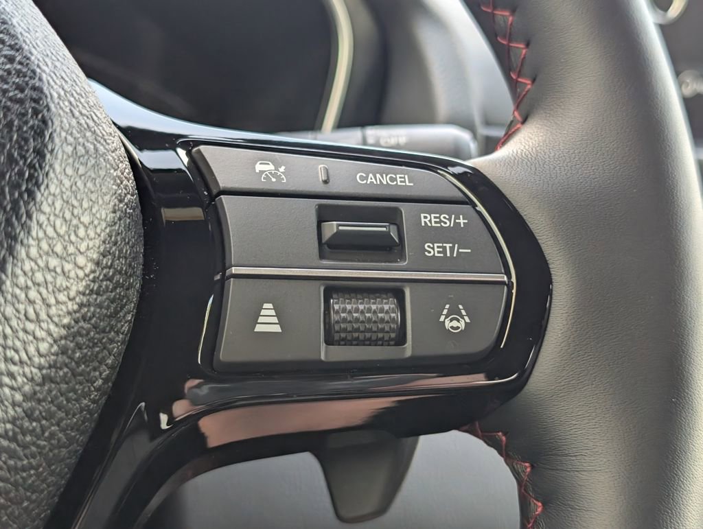 Used 2025 Honda Pilot Black Edition image 28