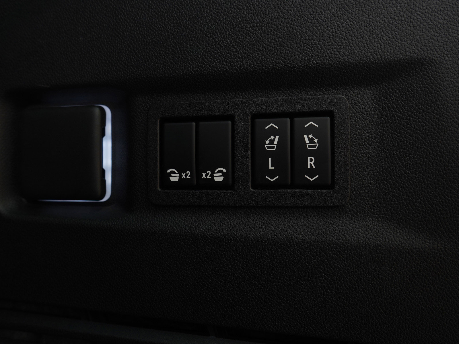 Used 2023 Chevrolet Tahoe Premier w/ Max Trailering Package image 12