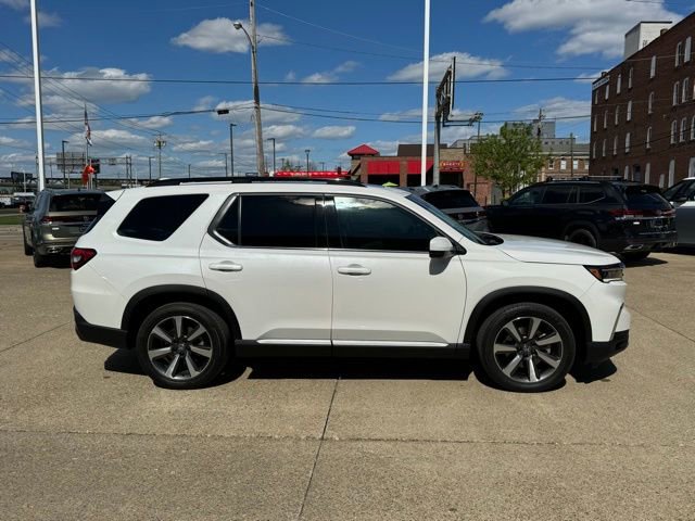 Used 2025 Honda Pilot Elite image 6