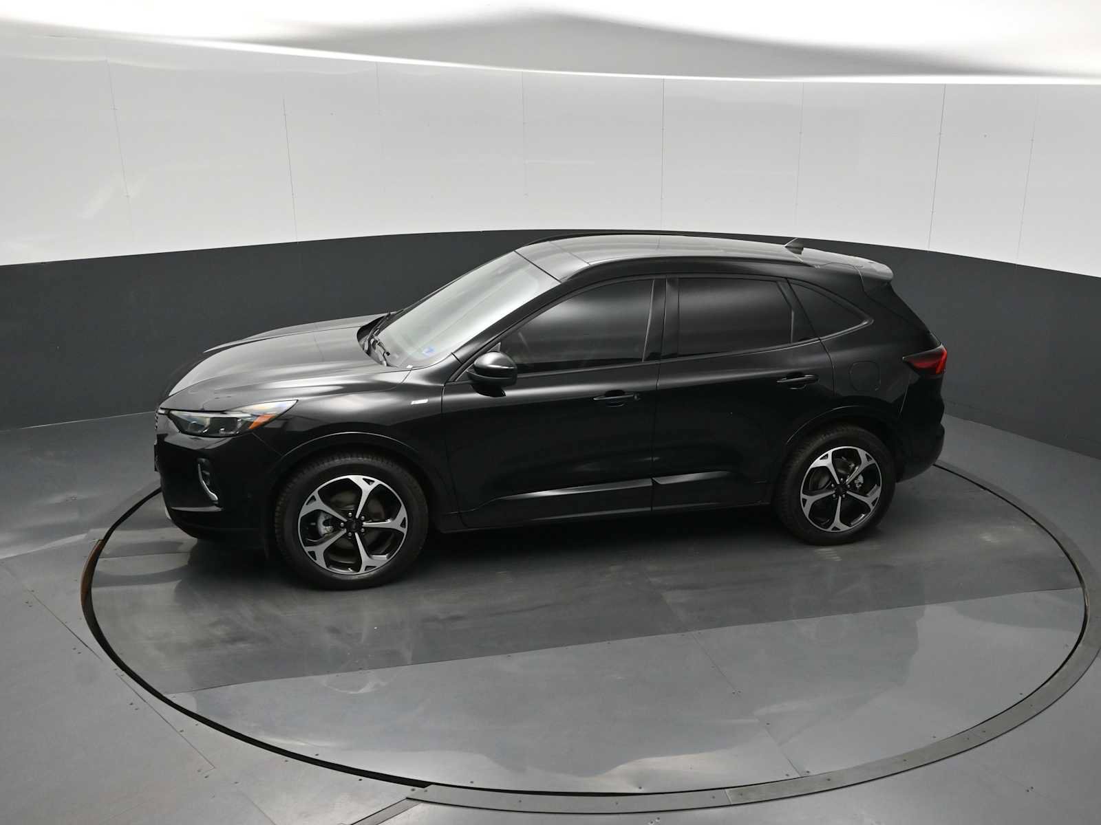 Used 2023 Ford Escape ST-Line Elite w/ Premium Technology Package AWD/4WD image 23