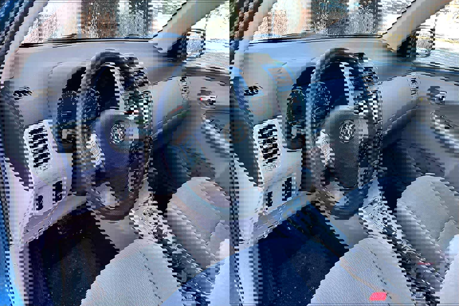 Used 2013 Toyota Corolla LE image 17