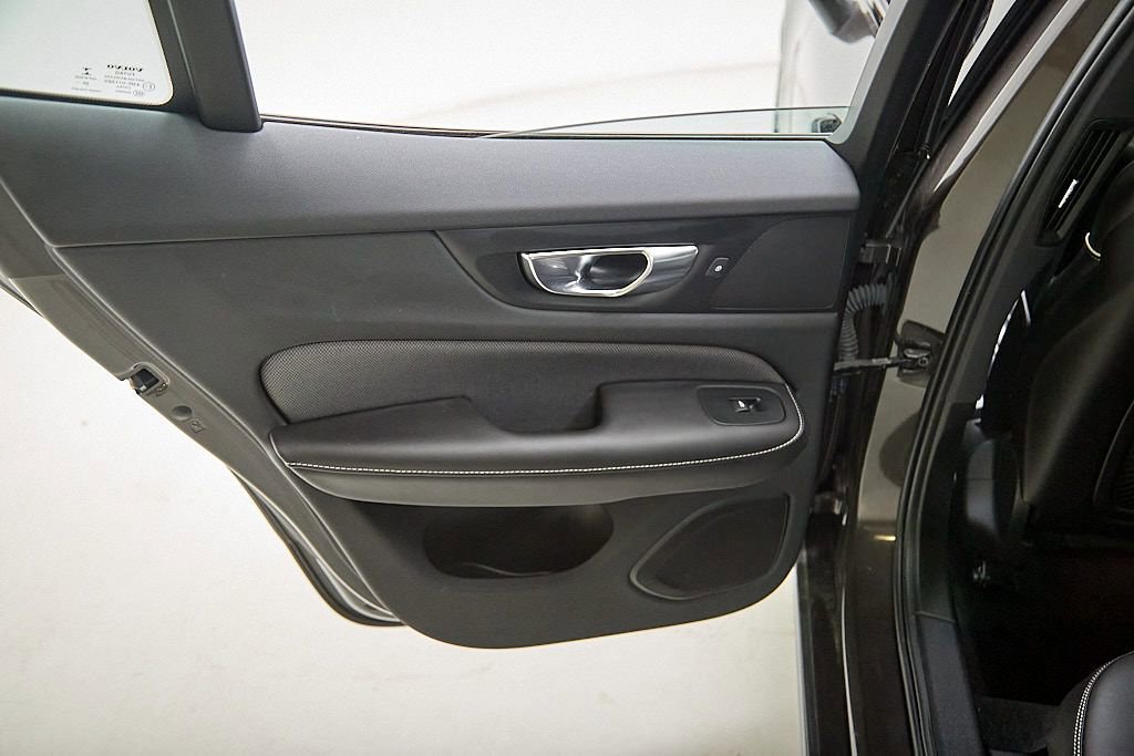 Used 2023 Volvo S60 B5 Ultimate image 20