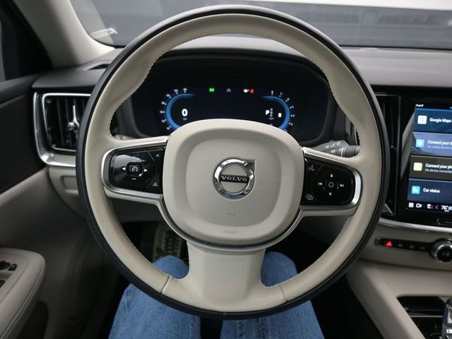 Used 2024 Volvo V60 B5 Cross Country Plus image 23