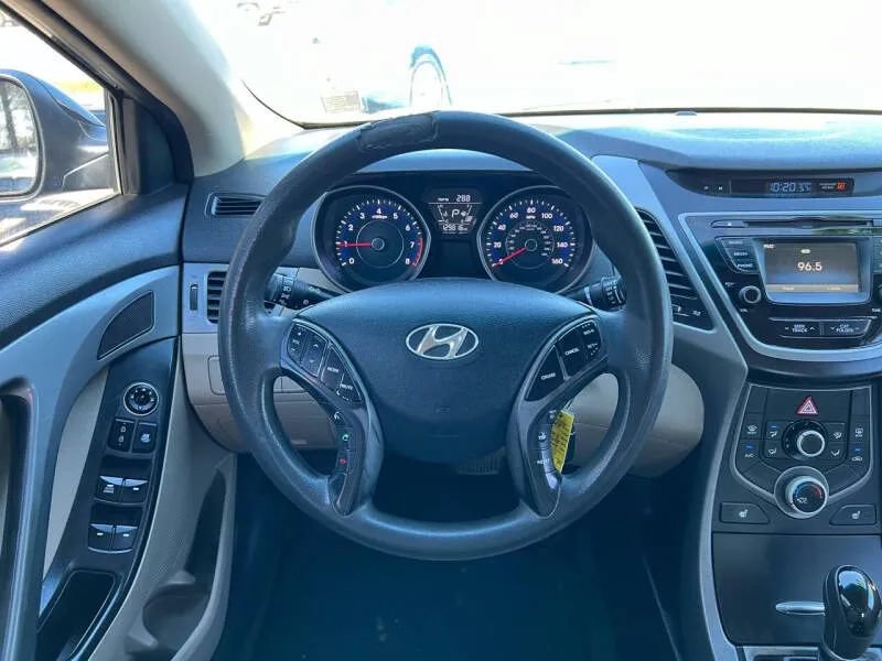 Used 2014 Hyundai Elantra SE w/ Option Group 02 FWD image 17