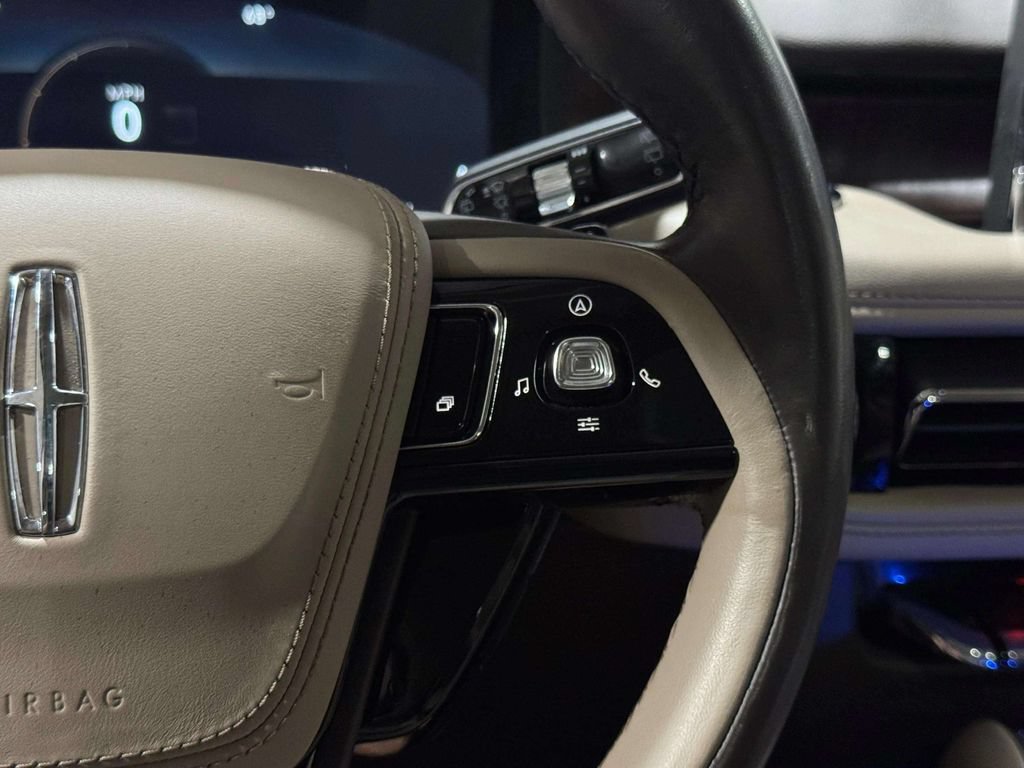 Certified 2023 Lincoln Aviator Reserve w/ Elements Package Plus AWD/4WD image 12