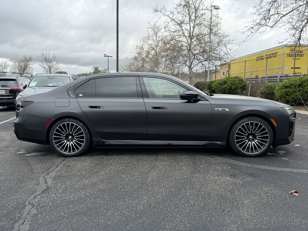 Used 2025 BMW i7 M70 image 7