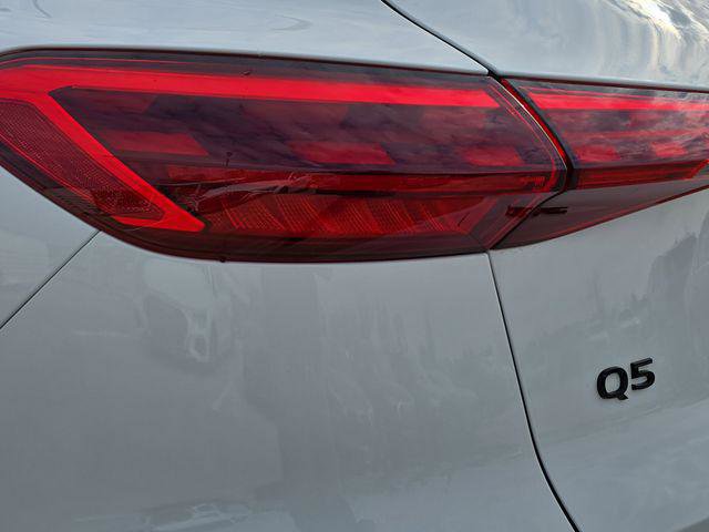 Used 2025 Audi Q5 Premium w/ Convenience Package AWD/4WD image 38