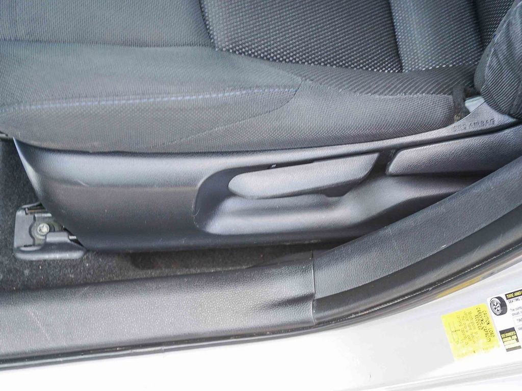Used 2020 Toyota Corolla SE FWD image 19
