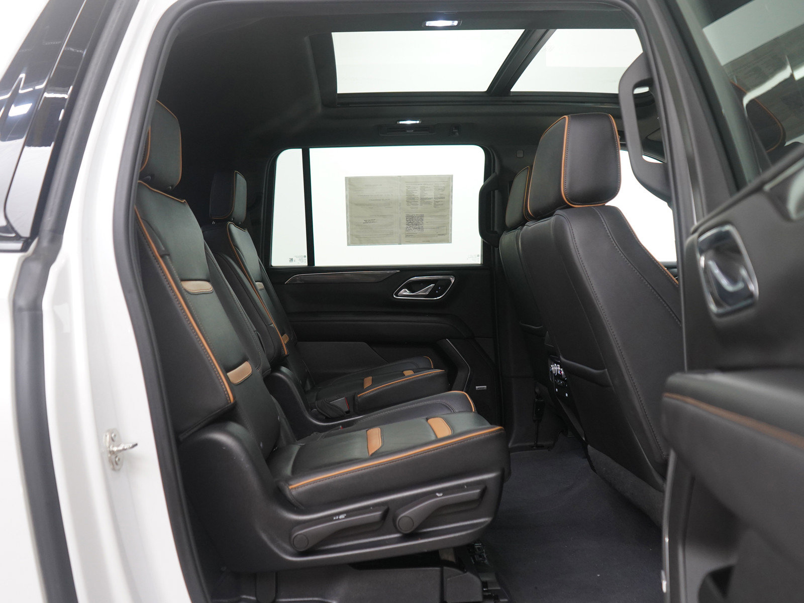 Used 2023 GMC Yukon XL AT4 w/ AT4 Premium Plus Package image 13