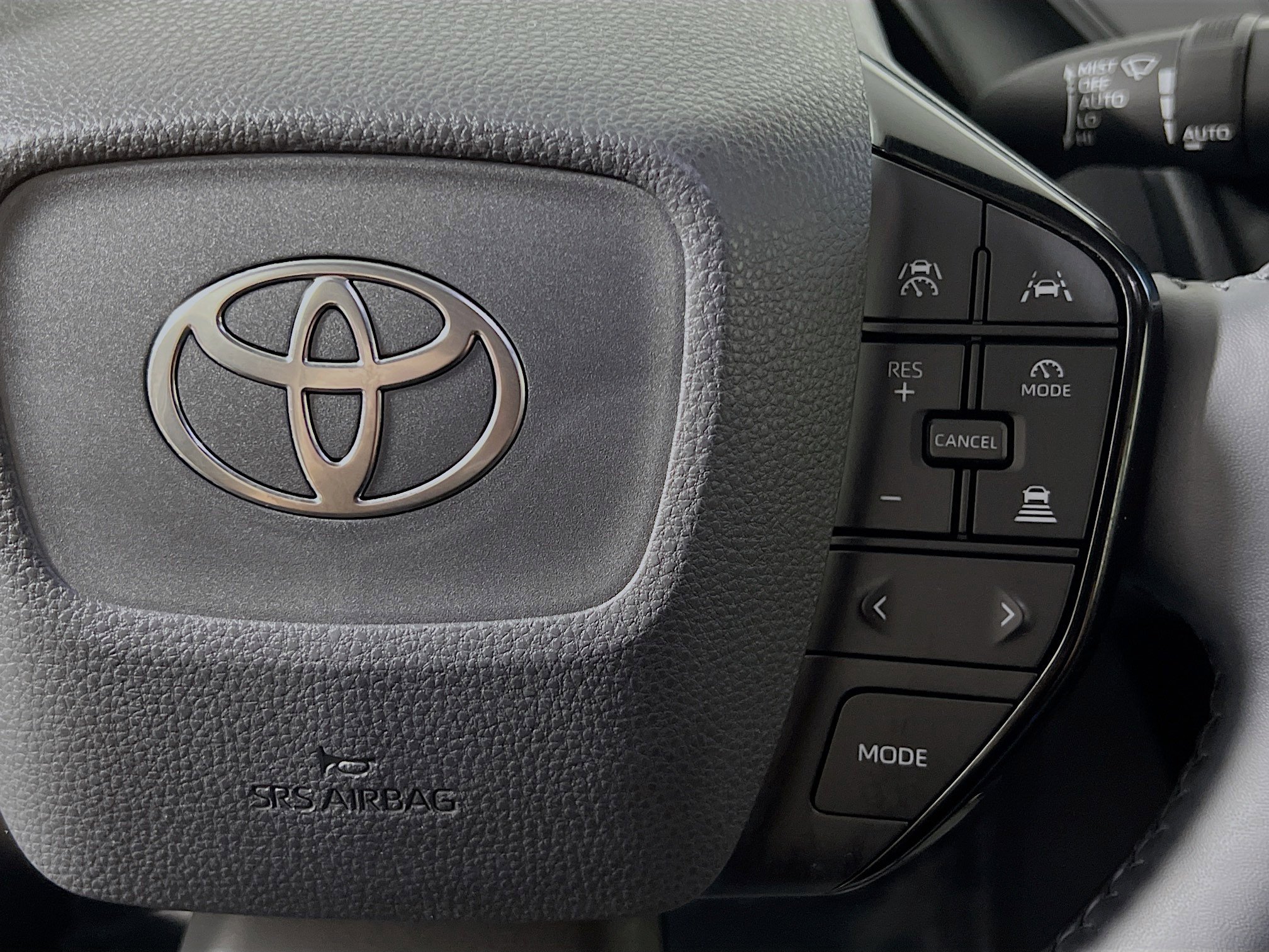Used 2025 Toyota Prius XLE FWD image 20