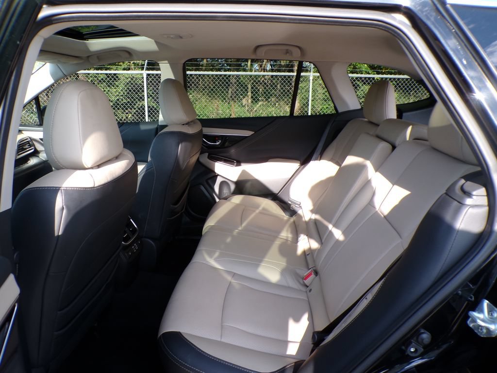Used 2023 Subaru Outback Limited AWD/4WD image 19