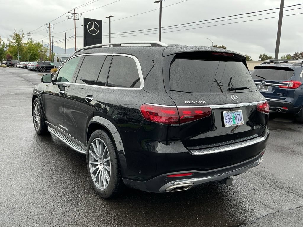 Used 2025 Mercedes-Benz GLS 580 4MATIC image 10