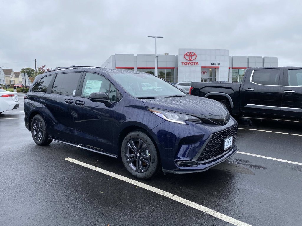 New 2026 Toyota Sienna XSE AWD/4WD image 1