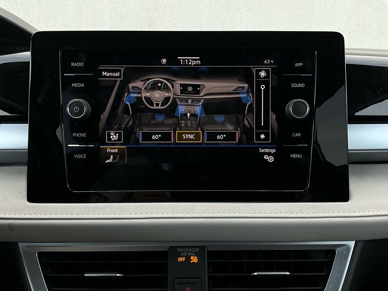 Used 2025 Volkswagen Taos SE image 31