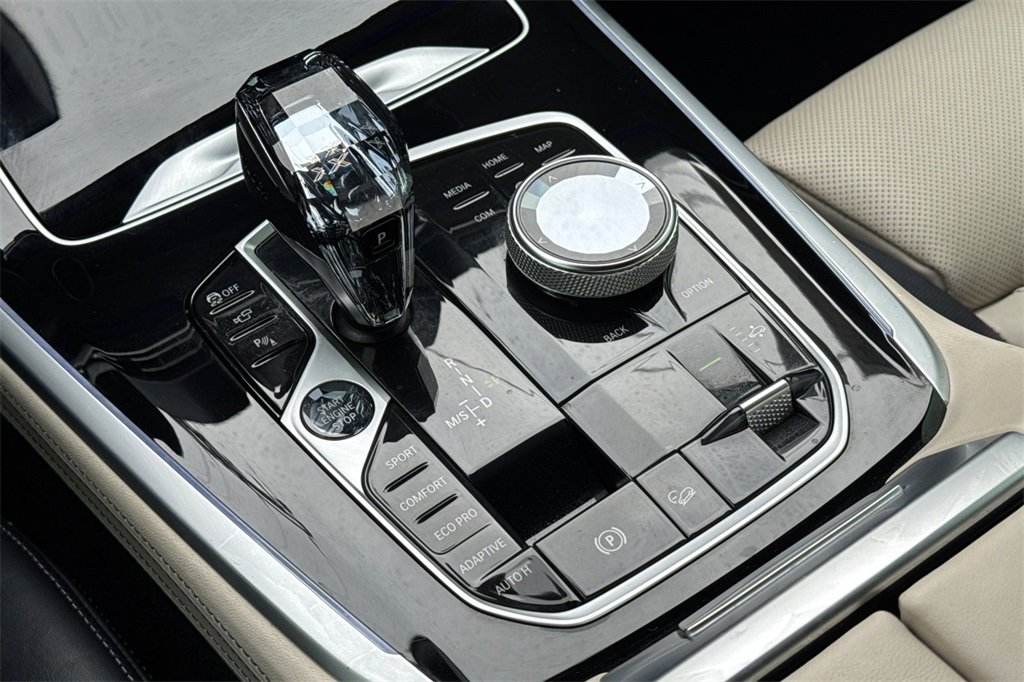 Used 2022 BMW X7 xDrive40i w/ M Sport Package image 21