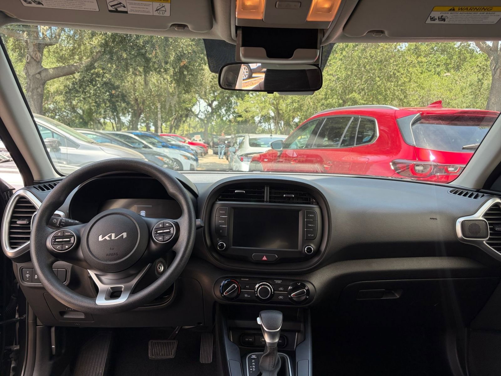 Used 2025 Kia Soul LX w/ LX Technology Package FWD image 31