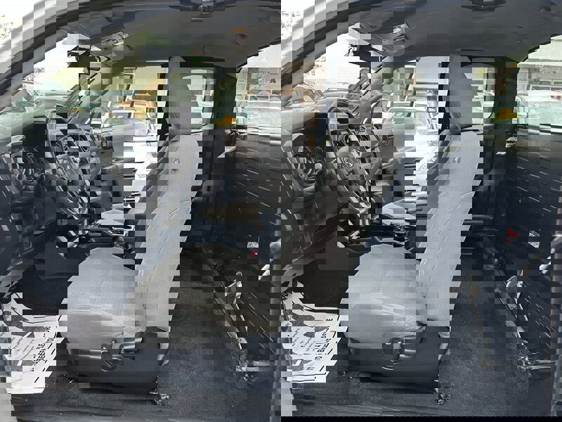 Used 2017 Toyota Tacoma SR image 32