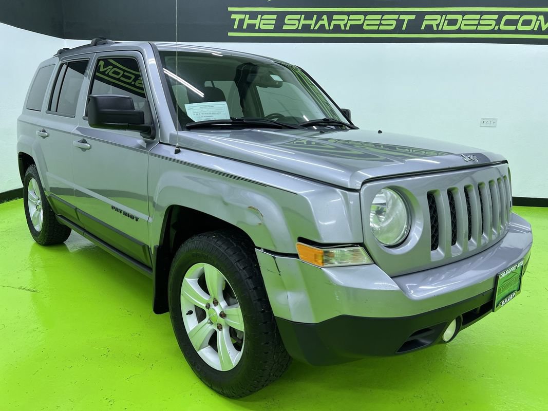 Used 2017 Jeep Patriot Latitude w/ Mopar Trailer Tow Group AWD/4WD image 2