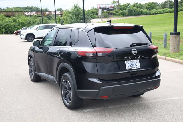 Certified 2025 Nissan Rogue SV FWD image 7