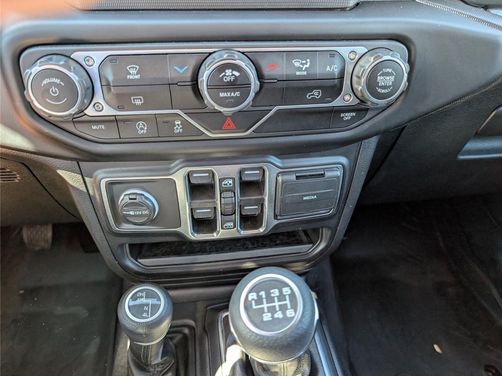 Used 2023 Jeep Wrangler Unlimited Sport AWD/4WD image 23