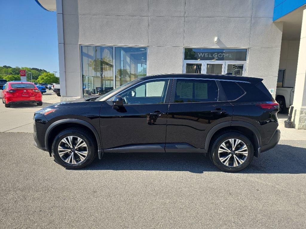 Used 2023 Nissan Rogue SV AWD/4WD image 2