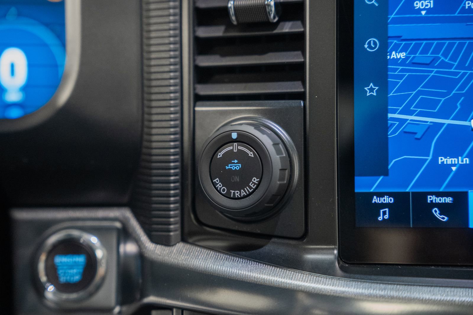 Used 2024 Ford F150 Lariat w/ Equipment Group 502A High image 32