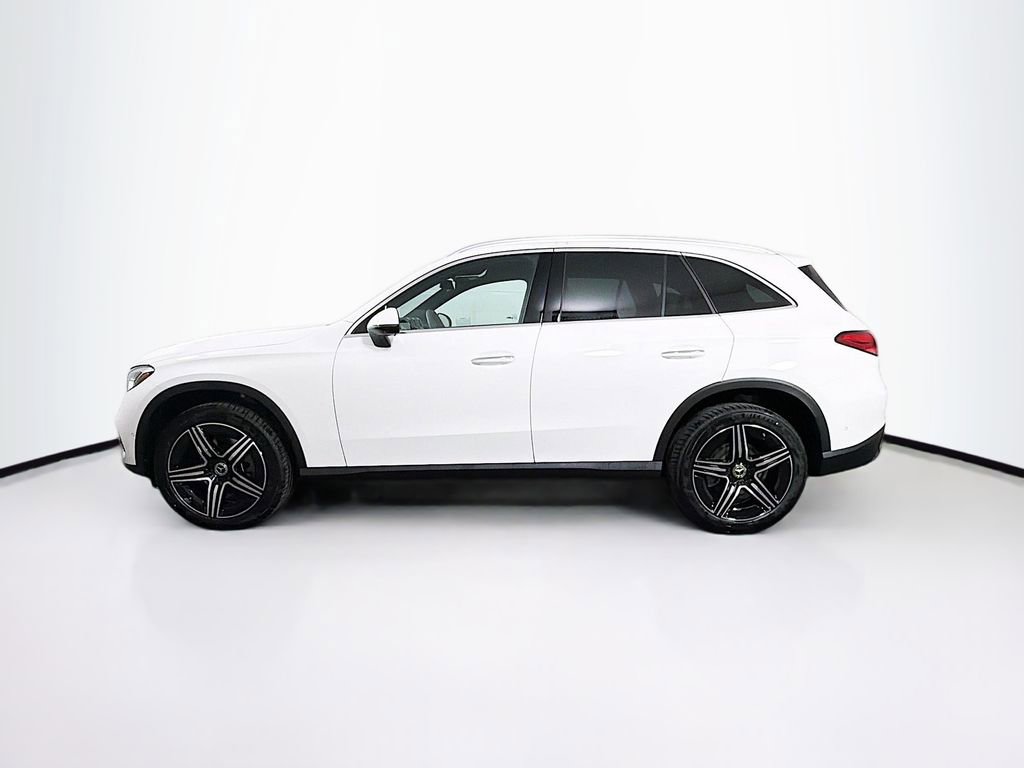 Used 2026 Mercedes-Benz GLC 300 4MATIC image 4