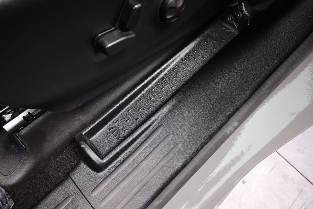 Used 2025 Chrysler Pacifica Select FWD image 18