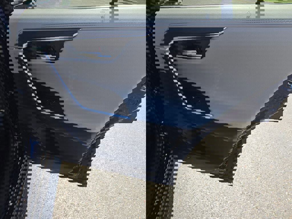 Used 2025 Toyota RAV4 Limited w/ Advanced Technology Package image 9