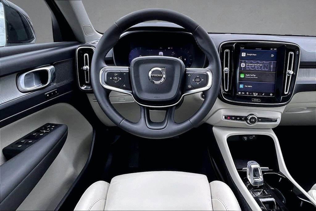 Certified 2023 Volvo XC40 B5 Plus w/ Climate Package image 8